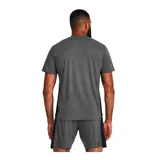 Remera deportiva Under Armour Challenger color azul con paneles laterales en celeste y logo estampado en el pecho.