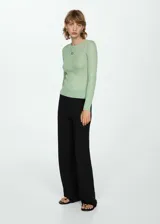 Pantalón largo de punto fino color verde oscuro, con diseño wideleg y cintura elástica.