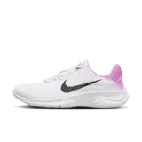 Championes Nike Flex Experience Rn 11 de mujer, color blanco con detalles en negro y rosa.