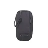 Bandolera porta documentos negra de tela con correa ajustable. Tiene cierre principal, bolsillo interno con cierre, bolsillo externo con cierre y varios compartimentos para tarjetas y billetes.