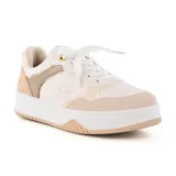 Zapatillas deportivas bajas color beige con detalles en dorado y suela blanca con diseño geométrico.