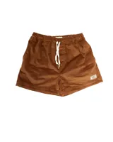 Short de pana fina color marrón con cintura elástica, calce relajado y tres bolsillos.