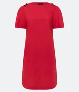 Vestido corto rojo de lino, con cuello redondo, mangas cortas abullonadas y detalle de botones en los hombros.