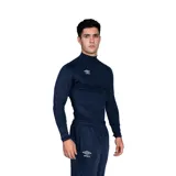 Remera térmica de manga larga color azul marino, ajustada al cuerpo, ideal para actividades deportivas.