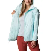 Campera impermeable Columbia Arcadia II, color celeste, para mujer. Confeccionada con tecnología Omni-Tech™ impermeable y transpirable, con costuras totalmente selladas. Capucha ajustable para tormentas, dobladillo ajustable con cordón y bolsillos con cremallera. Se puede guardar en el bolsillo.