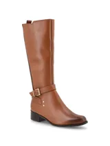 Bota de cuero negro de caña alta con panel trasero elastizado, taco medio y hebilla decorativa.