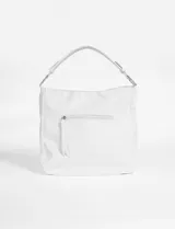 Cartera hobo blanca de cuero sintético, con asa ajustable, bolsillo delantero y trasero, y compartimentos interiores.