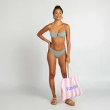 Bolso tipo tote bag grande, color crudo con rayas verticales rosas y la palabra "SUMMER" estampada en azul.