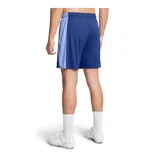 Short deportivo Under Armour Challenger Knit color azul marino con logo blanco en la pierna derecha.
