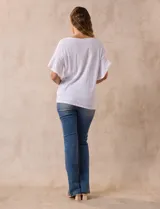 Blusa azul de algodón texturado, marca Ruby Rd. Manga corta amplia y cuello redondo.