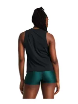 Musculosa deportiva Under Armour color fucsia con logo estampado en el pecho.