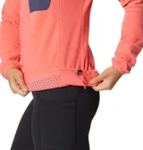 Buzo polar Columbia negro con cuello alto y cierre 1/2. Cuenta con tecnología Omni-Heat™ Helix, bolsillo con cremallera en el pecho y bolsillos para las manos con cremallera.