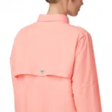 Camisa de pesca Columbia Bahama de manga larga color azul marino, con cuello abotonado, dos bolsillos frontales con cierre de velcro, ventilación en la espalda y tecnología Omni-Shade UPF 30.