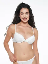 Soutien con copa preformada, de algodón color gris claro con detalles de puntilla blanca.