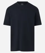 Remera básica negra de algodón, corte relaxed, con cuello redondo y mangas cortas.