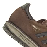 Championes Adidas SL 72 RS color marrón con las tres tiras laterales en marrón oscuro.