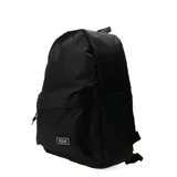 Mochila azul marino de tela con bolsillo frontal y logo de la marca en la parte inferior.