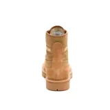 Bota de caña media color marrón, con suela de goma y cordones. Cuenta con el logo de Caterpillar en el lateral.