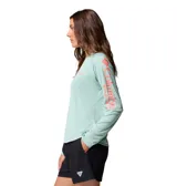 Remera de manga larga Columbia Tidal Tee II Long Sleeve, color verde agua con logo de la marca en el pecho y en la manga en color coral. Con protección solar UPF 50 y tecnología de secado rápido Omni-Wick.