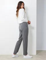 Pantalón de yoga azul marino, de corte recto y cintura elástica.