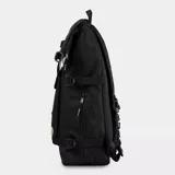 Mochila Carhartt WIP modelo Philis, color marrón claro con detalles en negro. Cuenta con cierre superior enrollable con hebilla, múltiples bolsillos y correas ajustables.