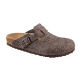 Zuecos de fieltro color marrón, con cierre de hebilla y suela cómoda.