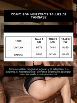 Tanga roja de encaje con tiras finas regulables y elástico ancho.