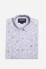 Camisa de hombre de algodón con estampado floral, corte slim, manga corta, cartera abotonada y logo bordado.