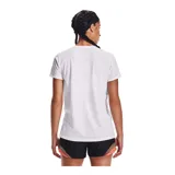 Remera deportiva Under Armour color fucsia con logo blanco estampado en el frente.