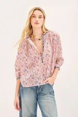 Camisa de voile de algodón con cuello redondo y combinación de estampas paisley a tono.