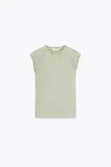 Camiseta color marrón de algodón con cuello redondo y mangas cortas.
