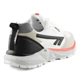 Championes Hi-Tec Silver Shadow, edición especial 50 aniversario. Diseño clásico en blanco, gris y negro con detalles en rojo.
