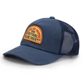 Gorra azul con paneles frontales rígidos y paneles traseros de malla. Presenta un parche bordado con el texto "Movers and Shapers The Critical Slide Society" en tonos naranja y blanco.