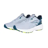 Championes grises con detalles en azul y verde. Capellada de malla transpirable, entresuela con tecnología ENRG-X y suela de goma antideslizante.
