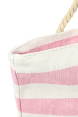 Bolso tipo tote bag con diseño a rayas horizontales rojas y blancas, con asas de soga.