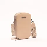 Porta celular color beige con correa de tela estampada y cierre de cremallera.