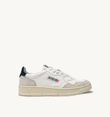 Zapatillas bajas Autry Medalist de estilo vintage de los años 80 para hombre. Capellada de cuero blanco y gamuza gris.
