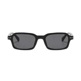 Lentes de sol unisex con montura cuadrada negra y lentes grises. Fabricados con plástico reciclado, con filtro UV 400. Incluye estuche.