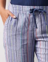 Pantalón capri de lino estampado marca Dash, con pretina ancha elastizada y bolsillos inclinados.