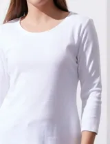 Remera de algodón blanca marca Ruby Rd, de manga tres cuartos y cuello redondo.