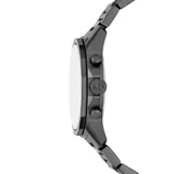 Reloj cronógrafo Armani Exchange modelo Banks para hombre, con caja y correa de acero en tono gris oscuro (gunmetal). Esfera negra con tres subesferas plateadas y fechador a las 4:30.