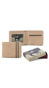 Billetera color beige de símil cuero con galón elastizado marrón y blanco. Interior con doble compartimento para billetes, visor y tarjeteros.