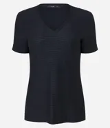 Blusa negra de viscosa con escote en V, mangas cortas y rayas horizontales finas.