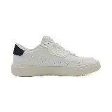Championes Adidas Park St 2.0 de cuero blanco con detalles en azul marino en el talón y logo de Adidas en el lateral.