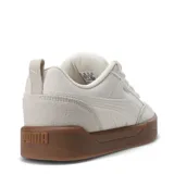 Championes urbanos Puma Park Lifestyle OG, color blanco hueso con detalles en gris y suela marrón.