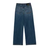 Pantalón de jean azul de corte ancho, con tiro alto y diseño de cinco bolsillos.