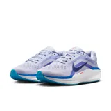 Championes de running Nike Winflo 11, color lila con detalles en azul y blanco.