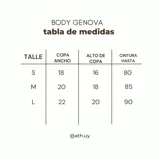 Body blanco con escote halter, detalle de argollas doradas en los tirantes y en el centro del pecho, y aberturas laterales.