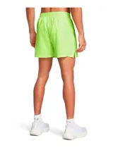 Short de running Under Armour Launch de 5 pulgadas, color bordó con logo reflectivo en el lateral.
