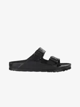 Sandalias Birkenstock Arizona EVA color negro, con dos correas ajustables con hebilla y plantilla anatómica.